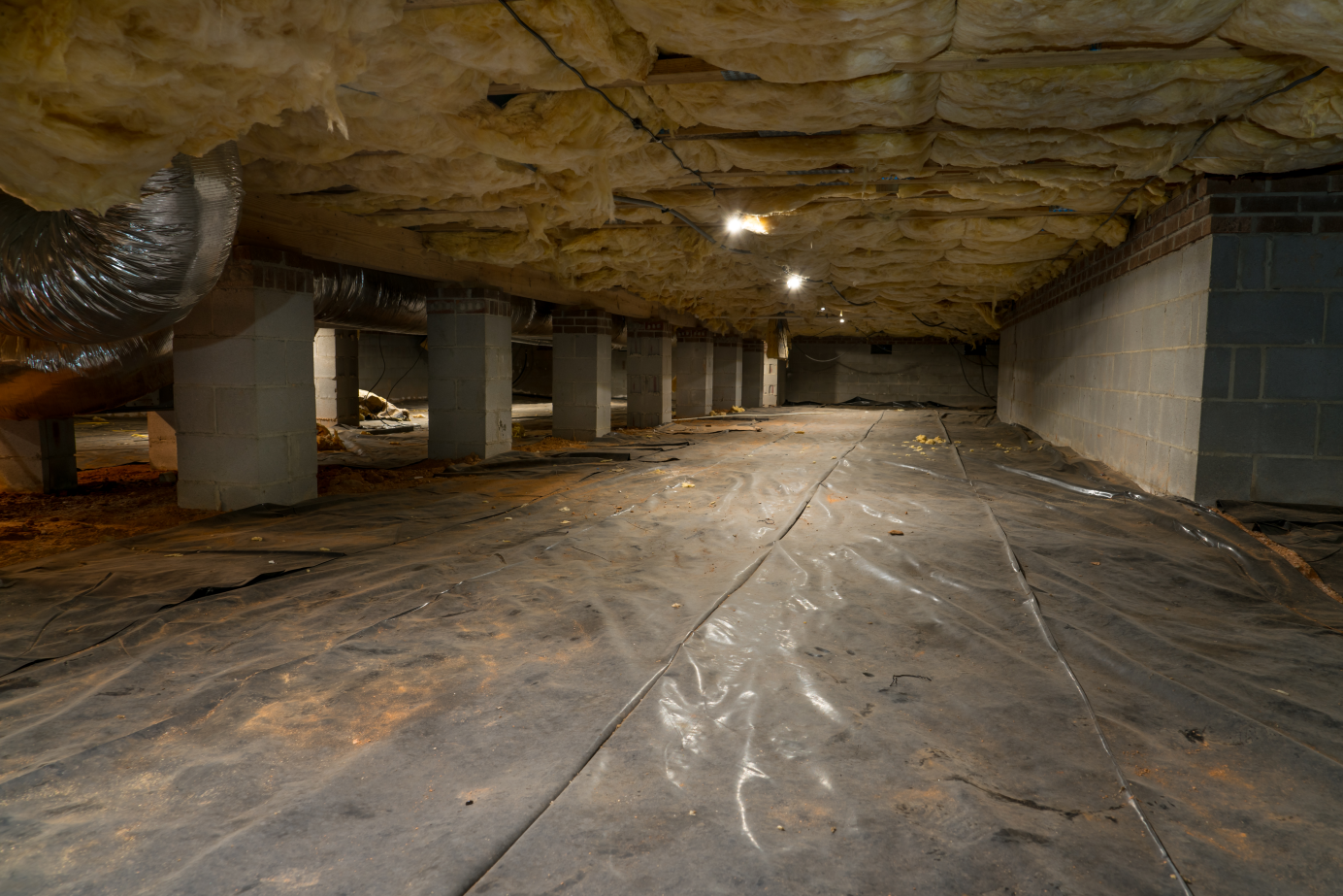 Crawl space before encapsulation